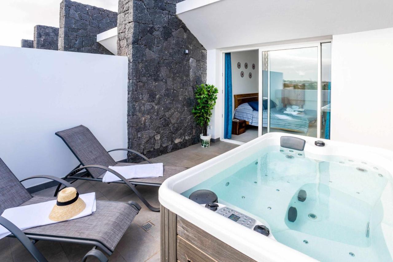 Monterey House Playa Blanca Villa Exteriör bild